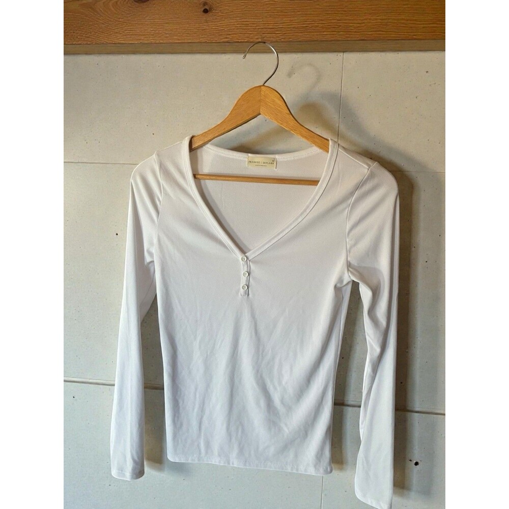 Frankee & Skylar White Long Sleeve Henley Top Women’s Size Medium V-Neck